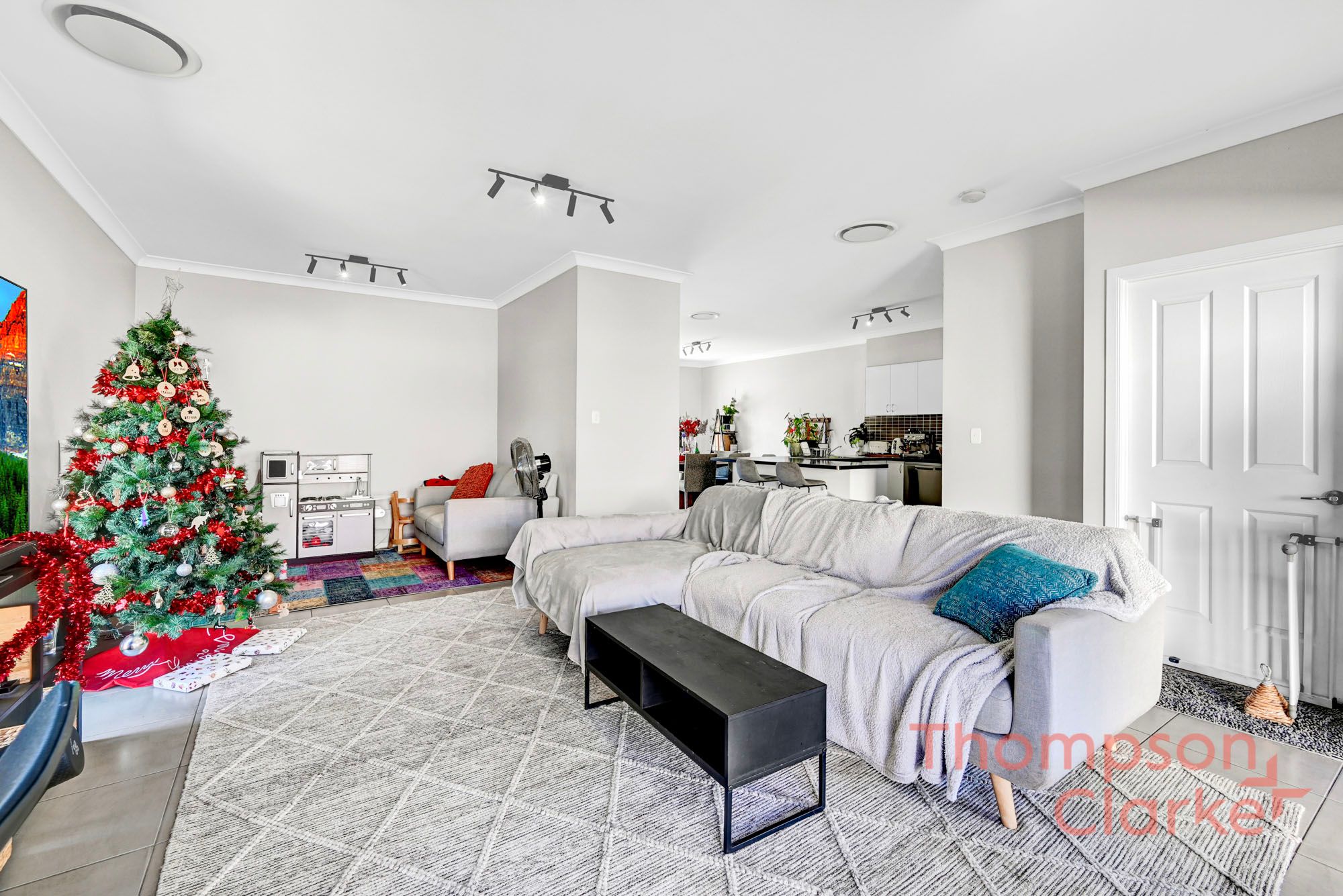 25 Hargreaves Circuit, Metford - Thumbnail 2