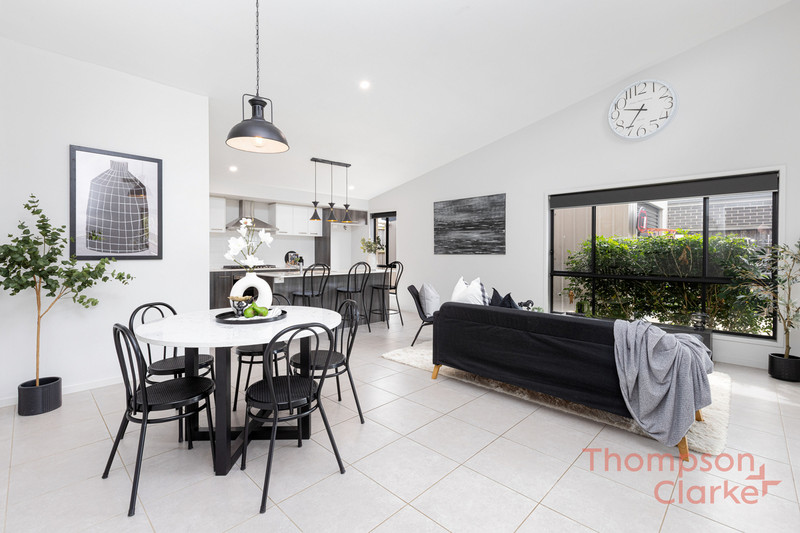 10 Golden Whistler Avenue, Aberglasslyn - Thumbnail 7