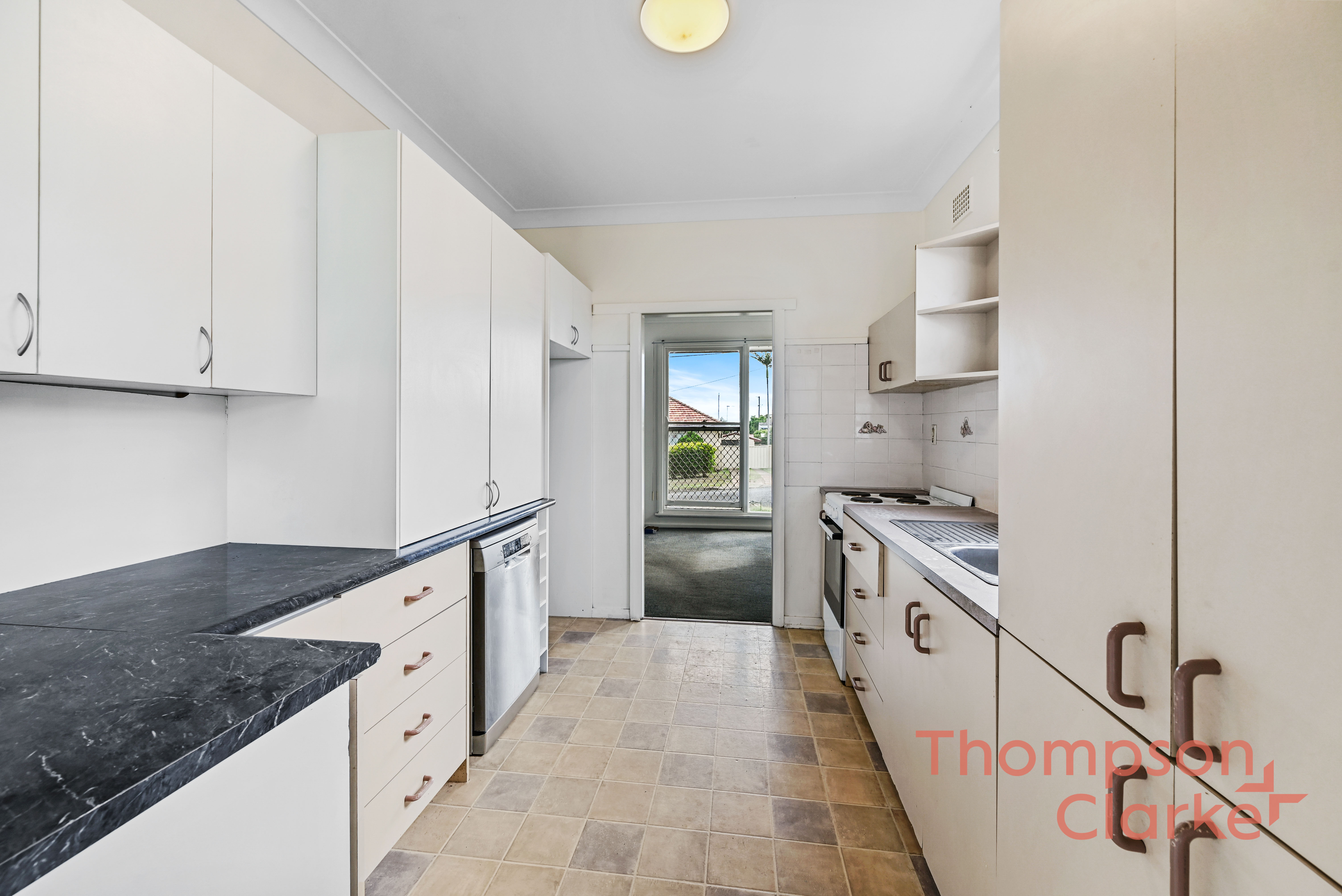 36 Third Avenue, Rutherford - Thumbnail 3
