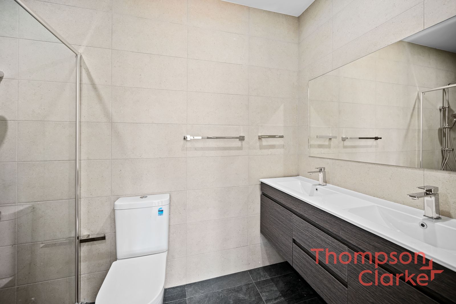 33 Rowcliff Circuit, Lochinvar - Thumbnail 2