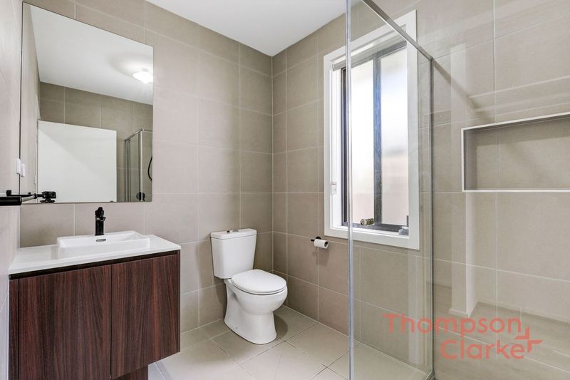 33 Jamieson Drive, North Rothbury - Thumbnail 5