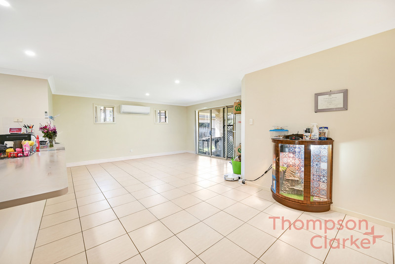 16 Honeysuckle Drive, Aberglasslyn - Thumbnail 8