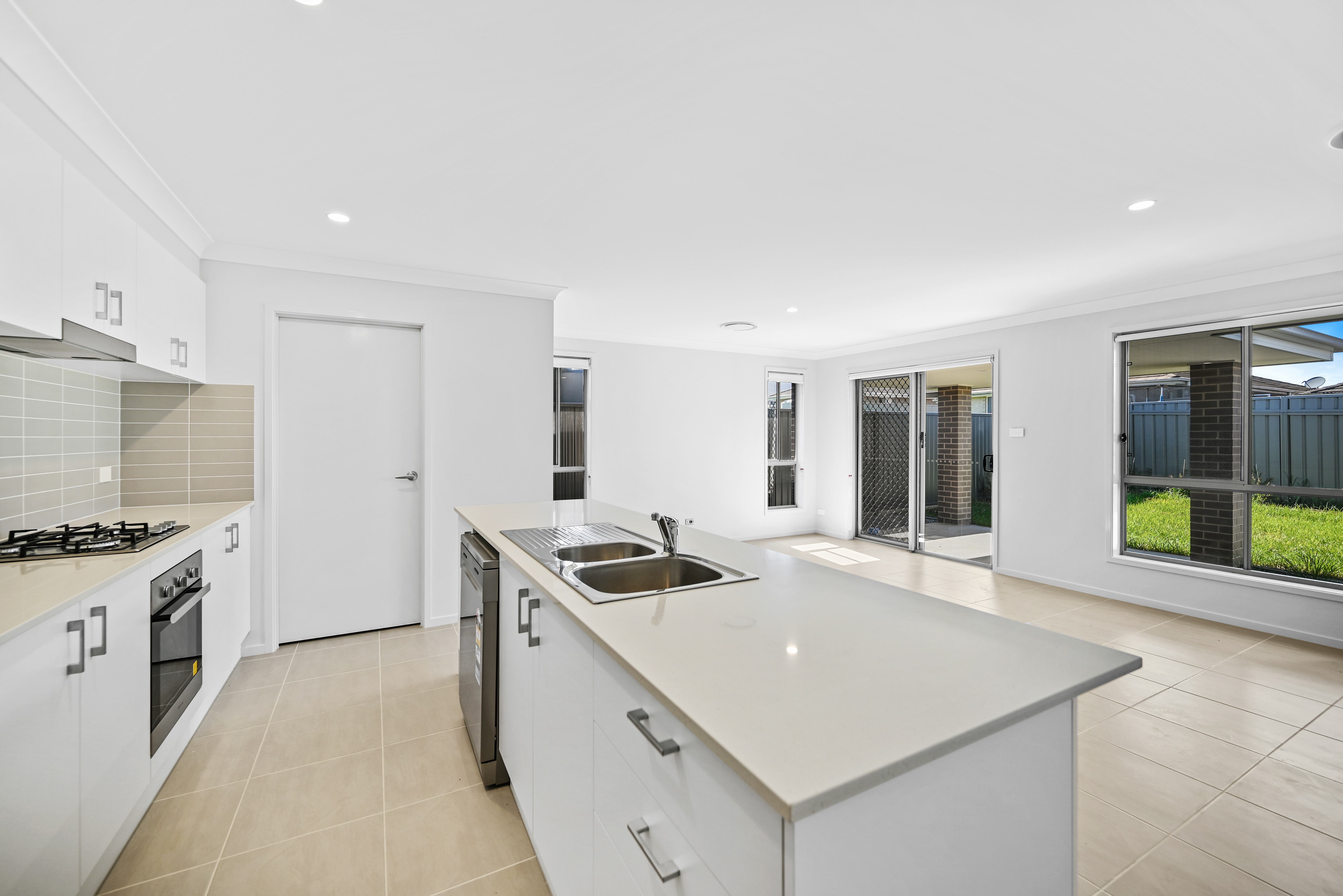 7a Violet Road, Hamlyn Terrace - Thumbnail 2