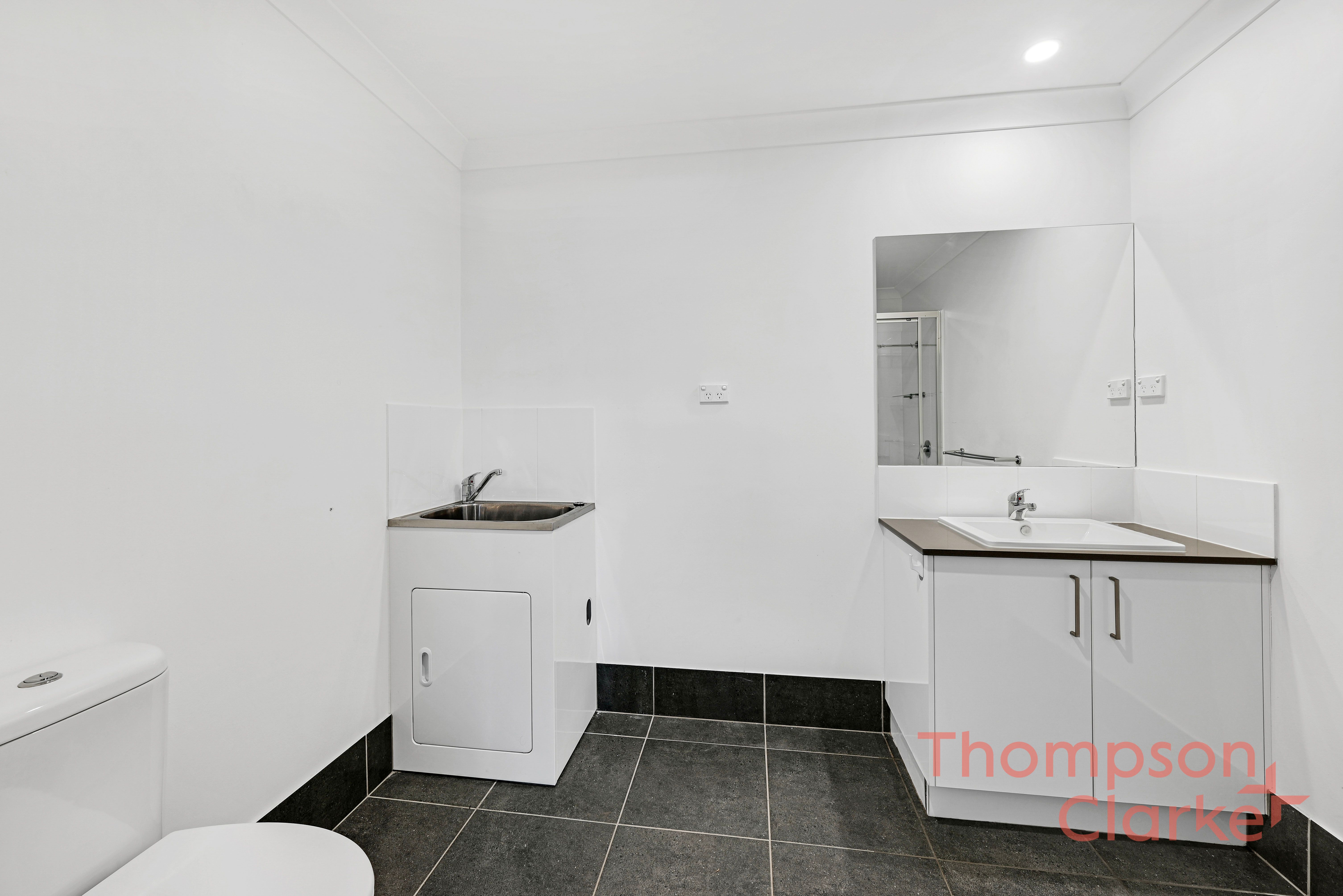 17B Friarbird Ridge, Aberglasslyn - Thumbnail 2