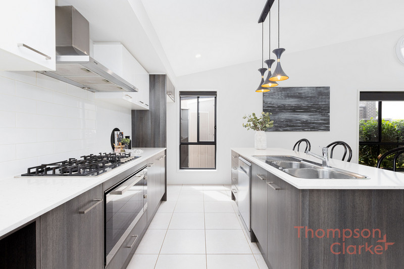 10 Golden Whistler Avenue, Aberglasslyn - Thumbnail 5