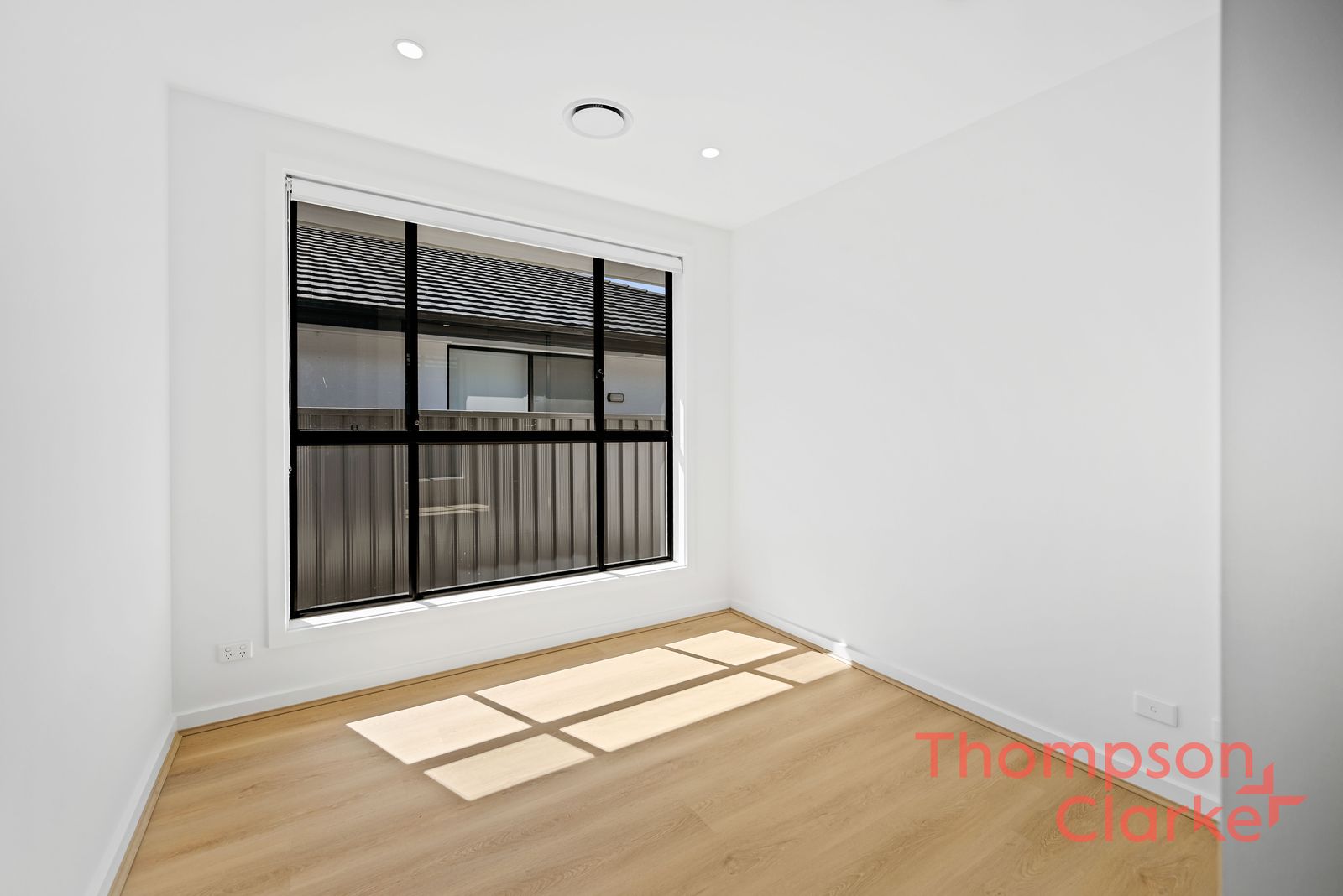 33 Rowcliff Circuit, Lochinvar - Thumbnail 6