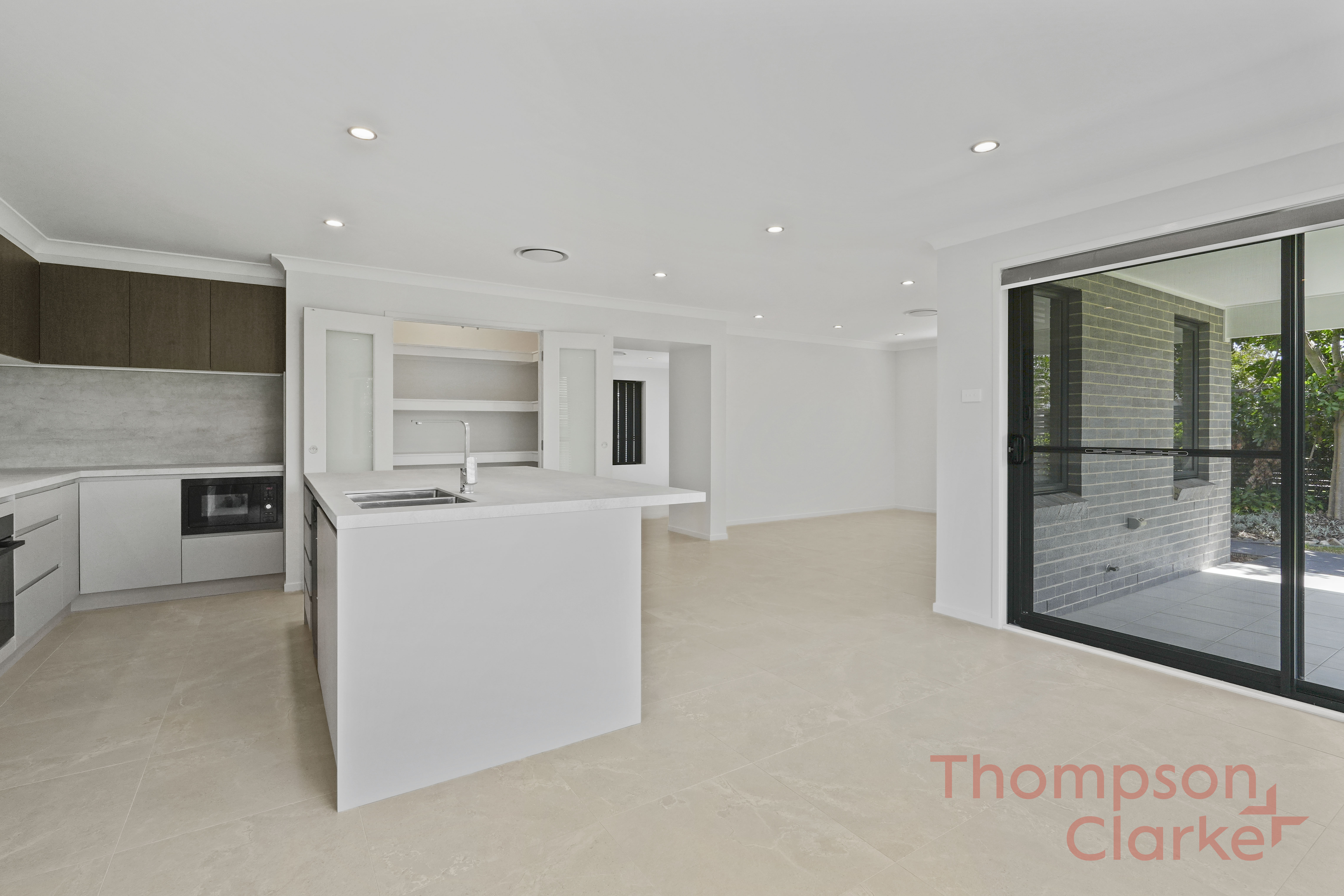 40 Mayo Crescent, Chisholm - Thumbnail 2