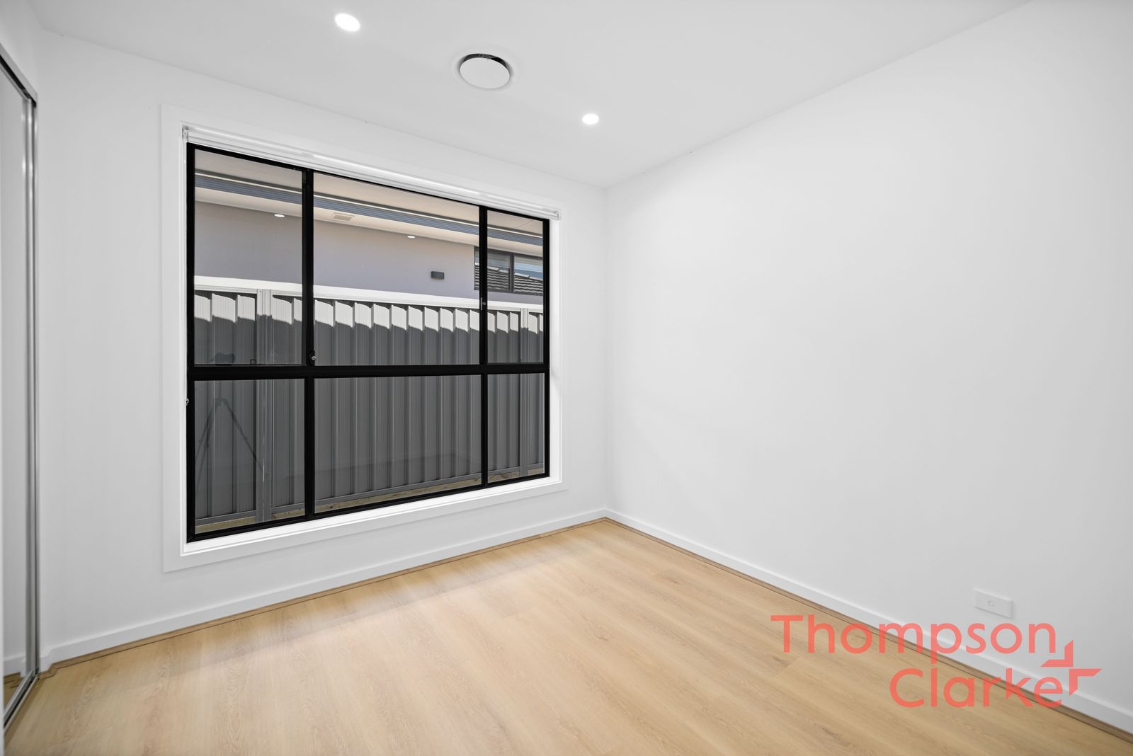 33A Rowcliff Circuit, Lochinvar - Thumbnail 4