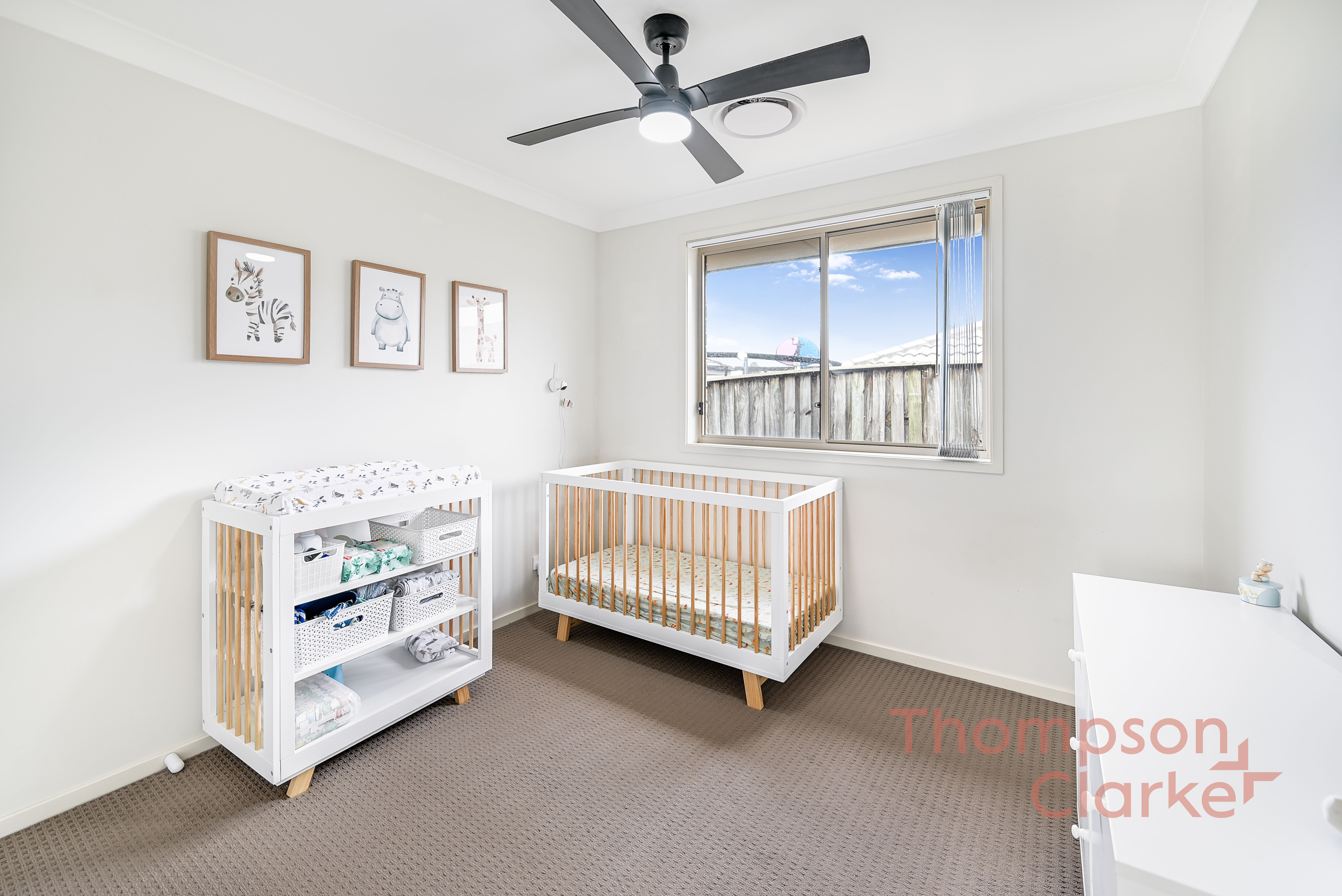 8 Golden Whistler Avenue, Aberglasslyn - Thumbnail 7