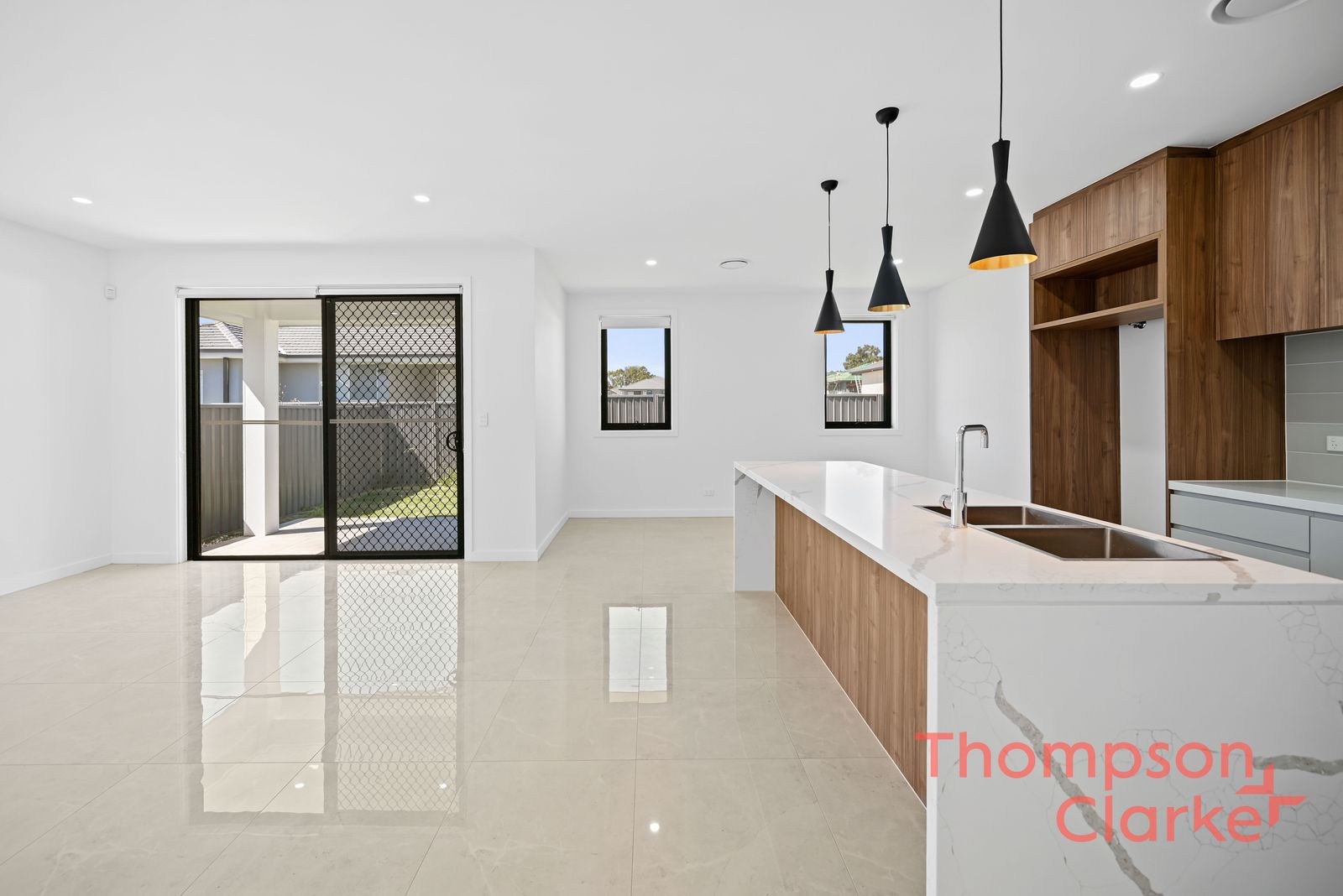 33 Rowcliff Circuit, Lochinvar - Thumbnail 7