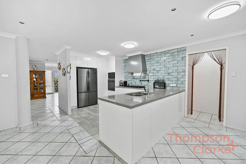 22 Condor Close, Cameron Park - Thumbnail 2