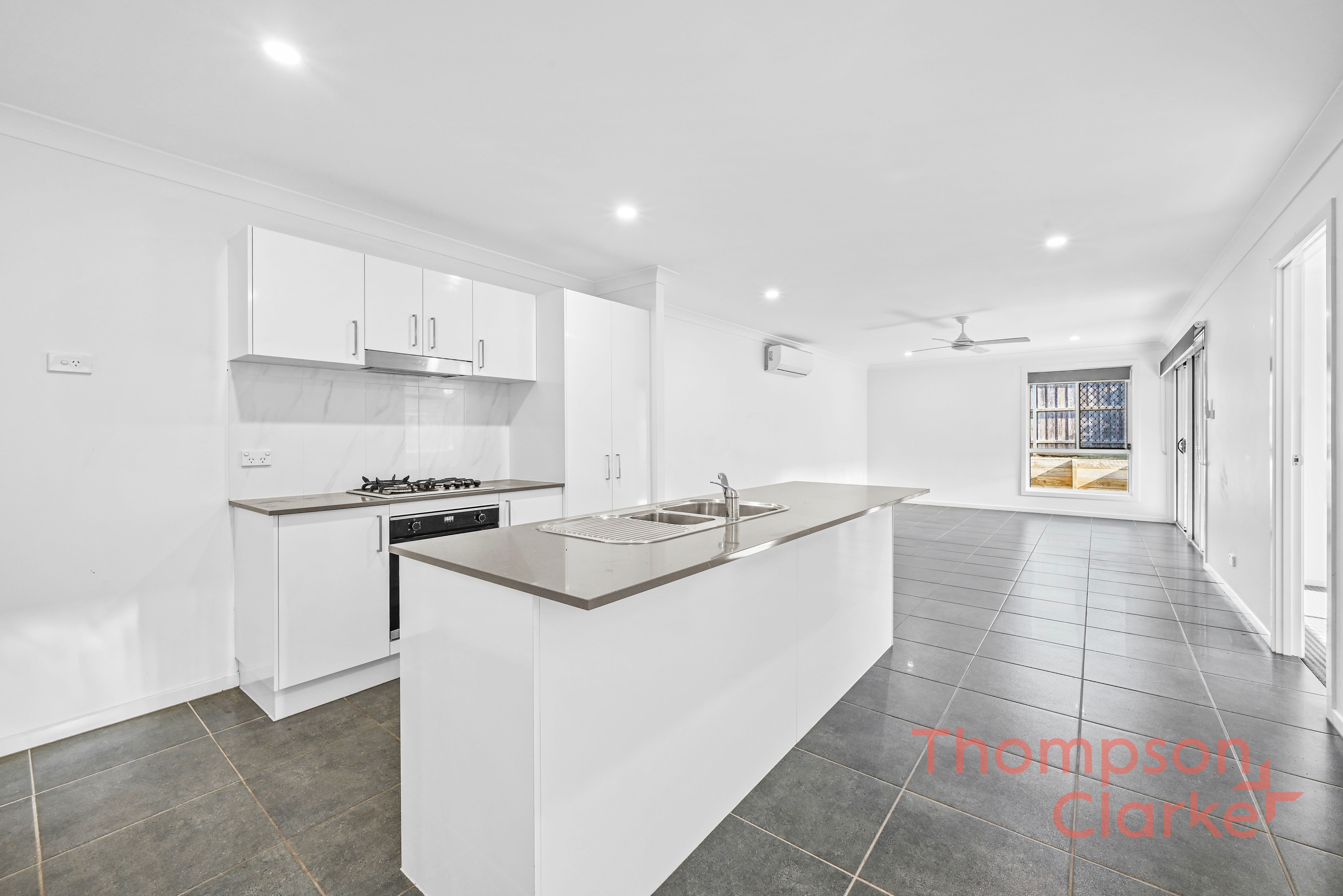 17A Friarbird Ridge, Aberglasslyn - Thumbnail 3