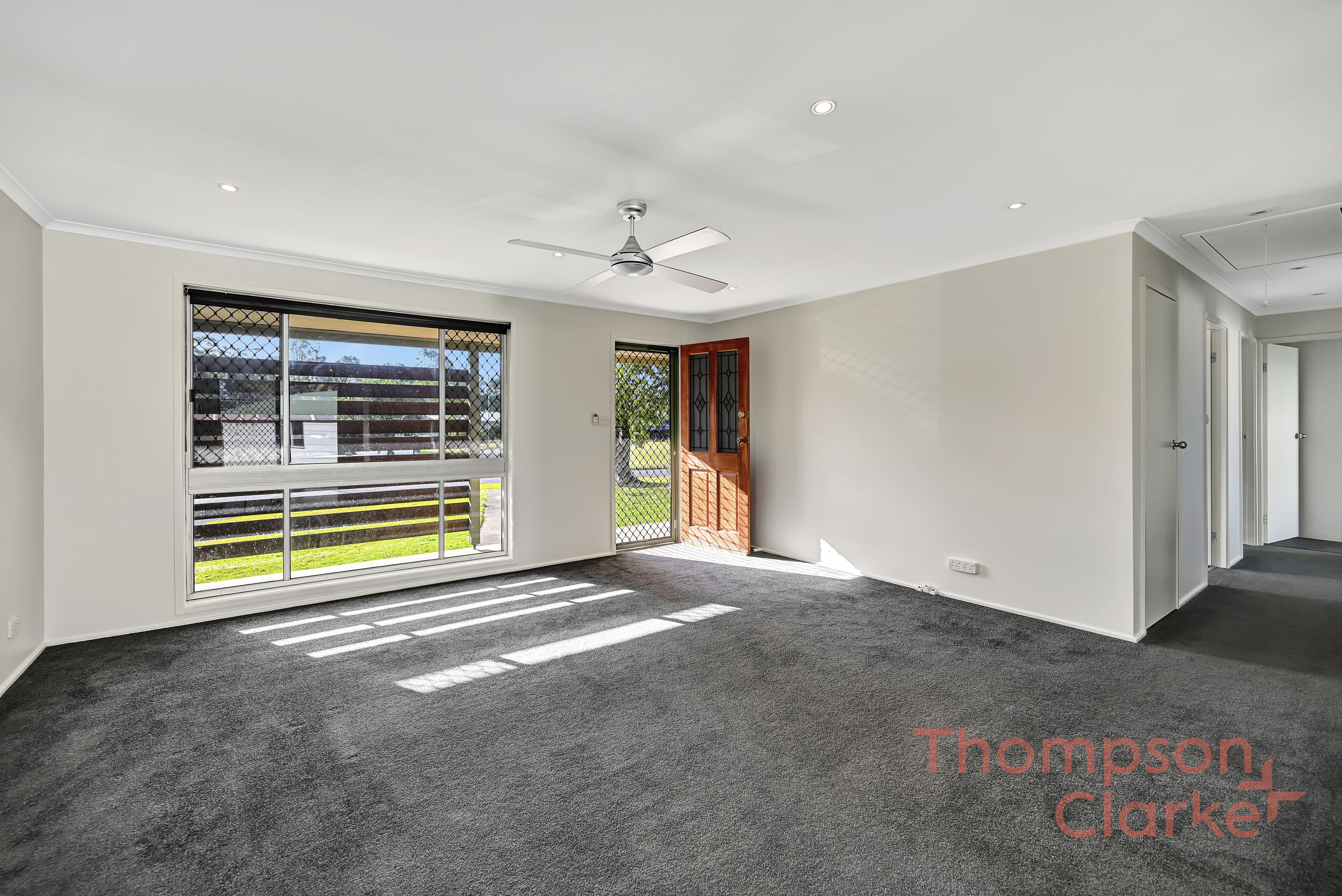 6 Mountbatten Close, Rutherford - Thumbnail 2