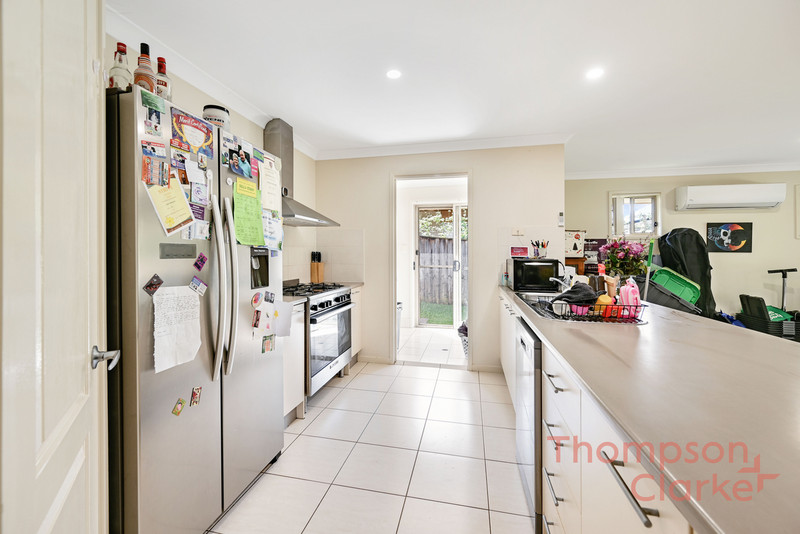16 Honeysuckle Drive, Aberglasslyn - Thumbnail 5
