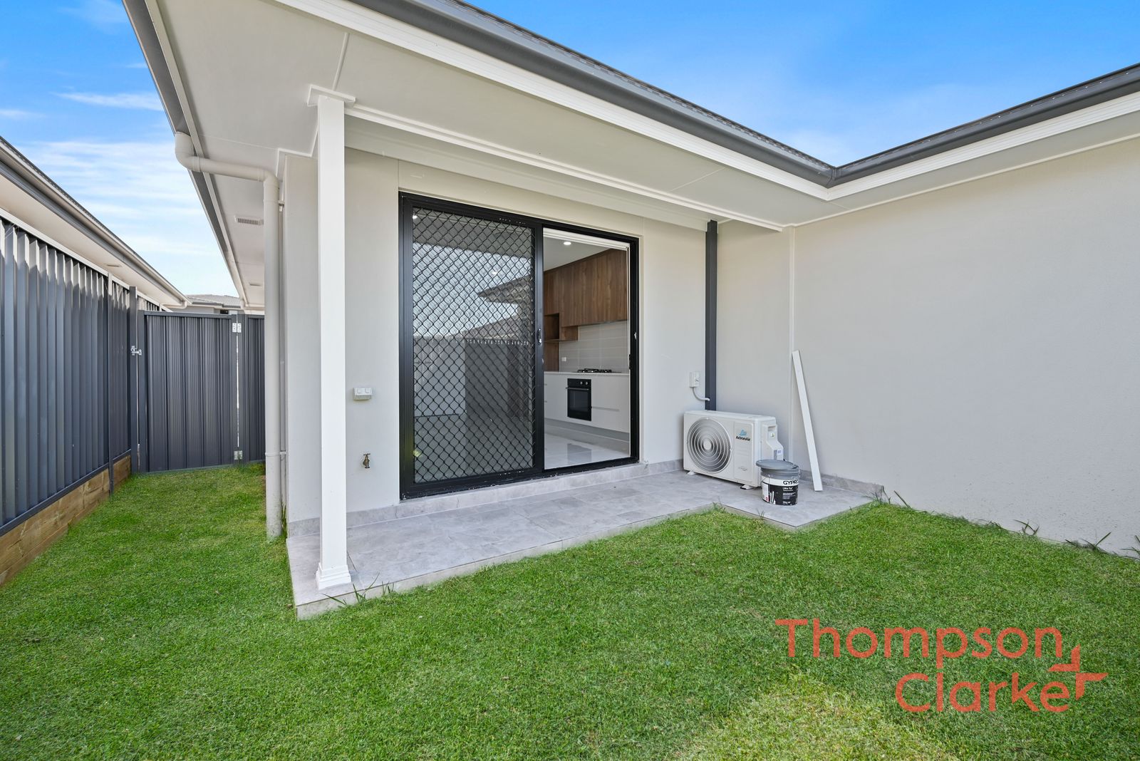 33A Rowcliff Circuit, Lochinvar - Thumbnail 3
