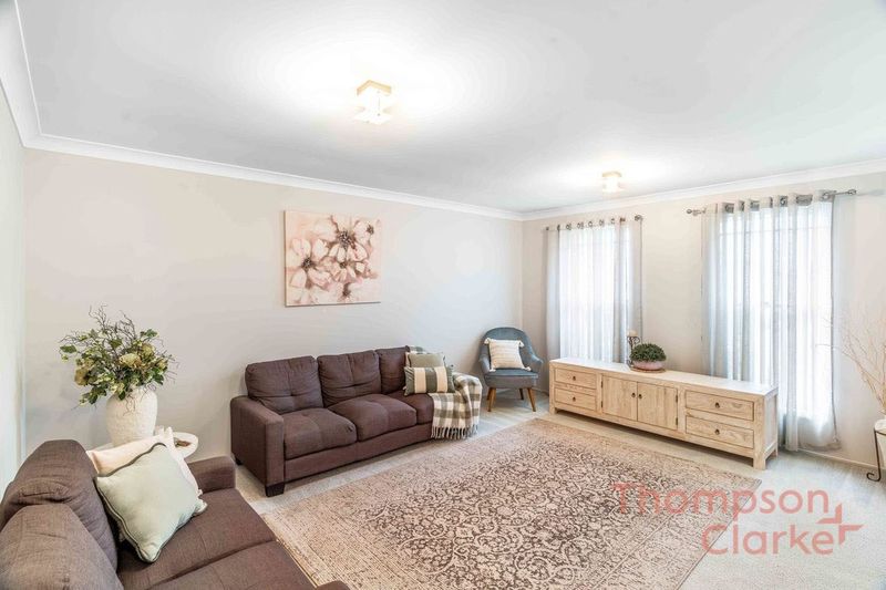 21 Holford Crescent, Thornton - Thumbnail 2
