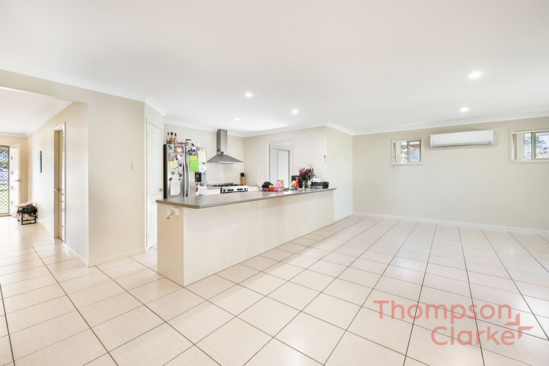 16 Honeysuckle Drive, Aberglasslyn - Thumbnail 7