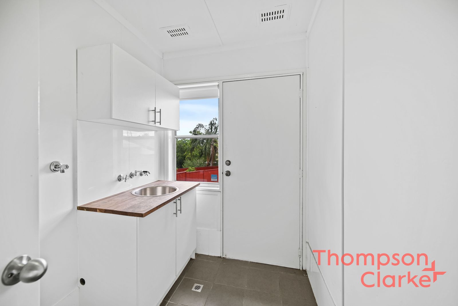 2 Finney Close, Rutherford - Thumbnail 6