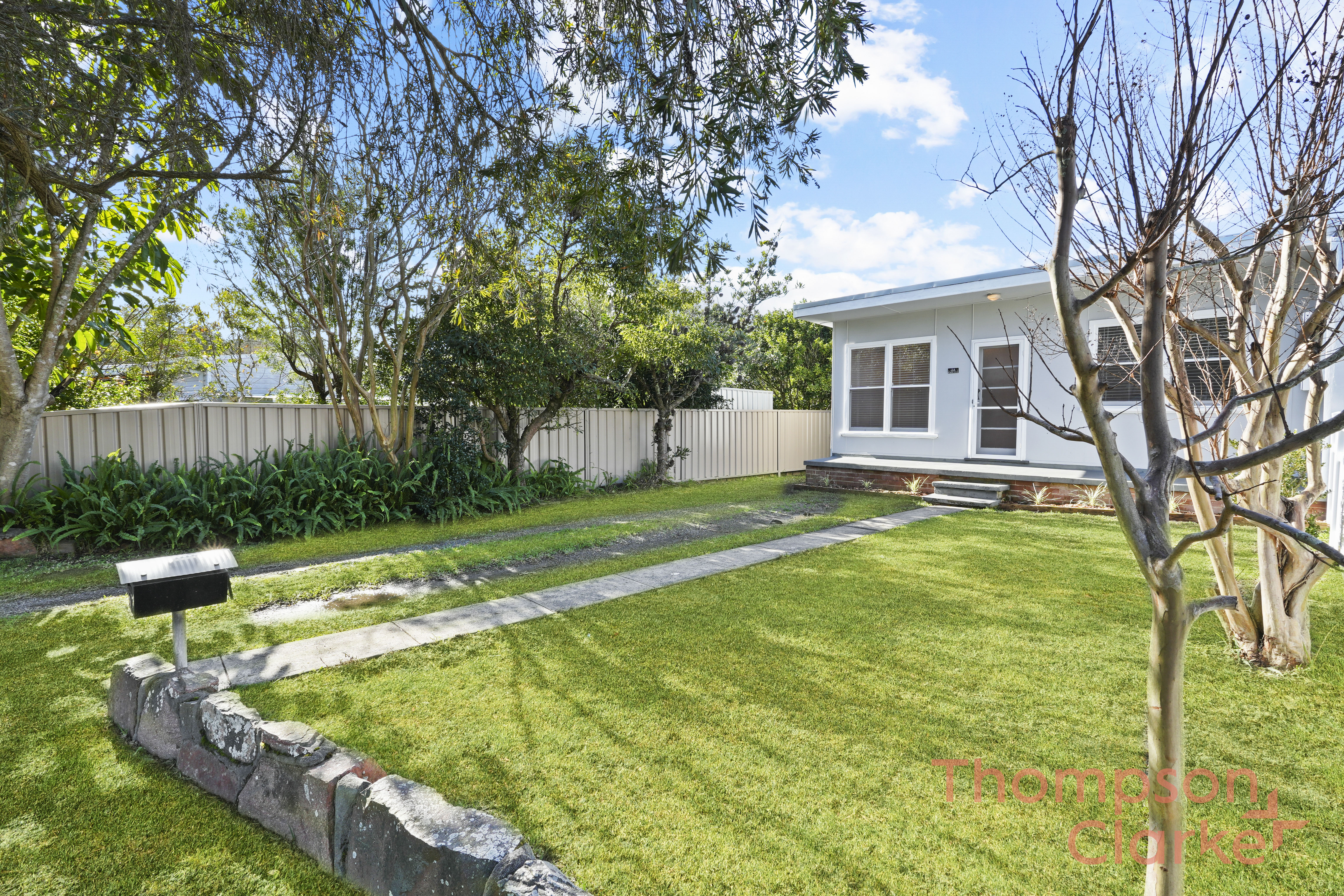 2A Field Avenue, Toronto - Thumbnail 2