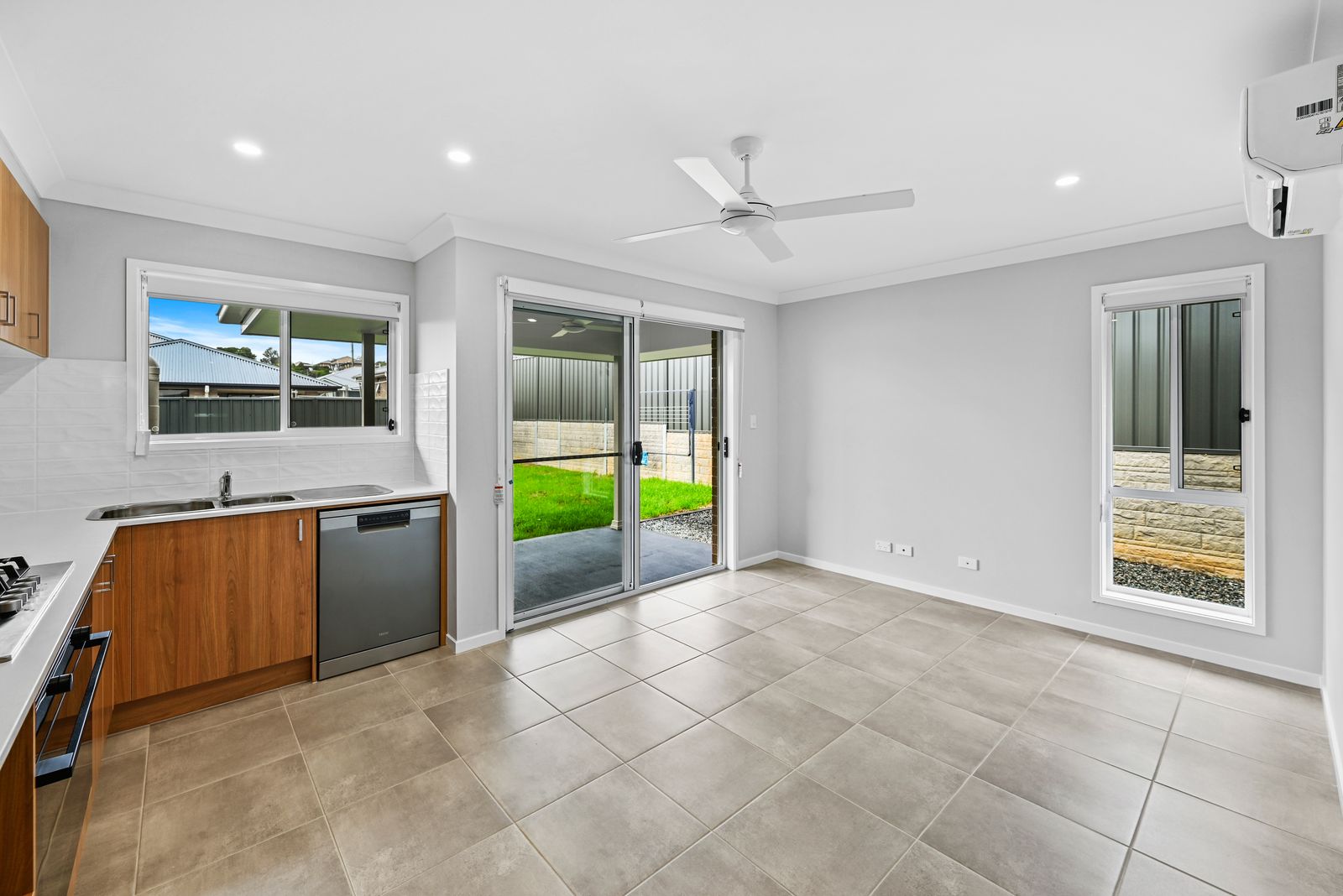 2/9 Apex Street, Gillieston Heights - Thumbnail 3