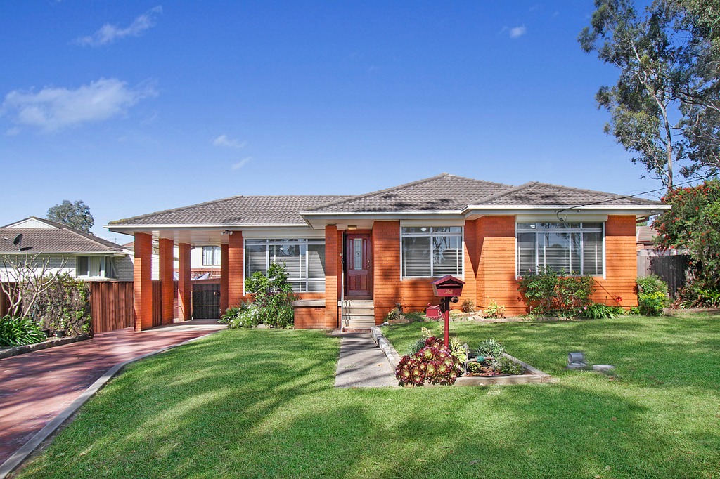 Lot 8 Twenty Seventh Avenue West Hoxton, NSW 2171 Anna Younan