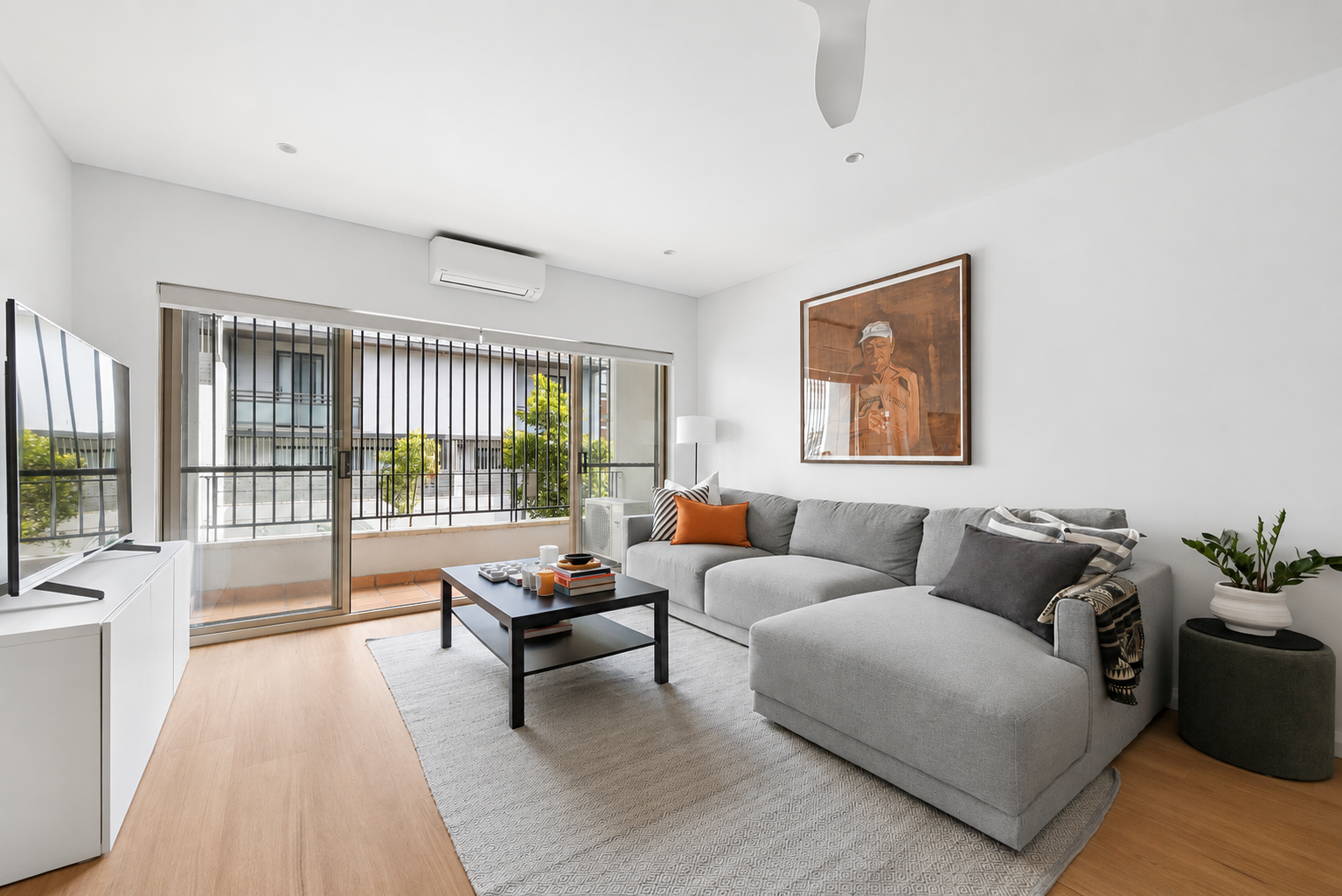 17/67 Cowper Wharf Roadway, Woolloomooloo Leased by Bradfield Badgerfox