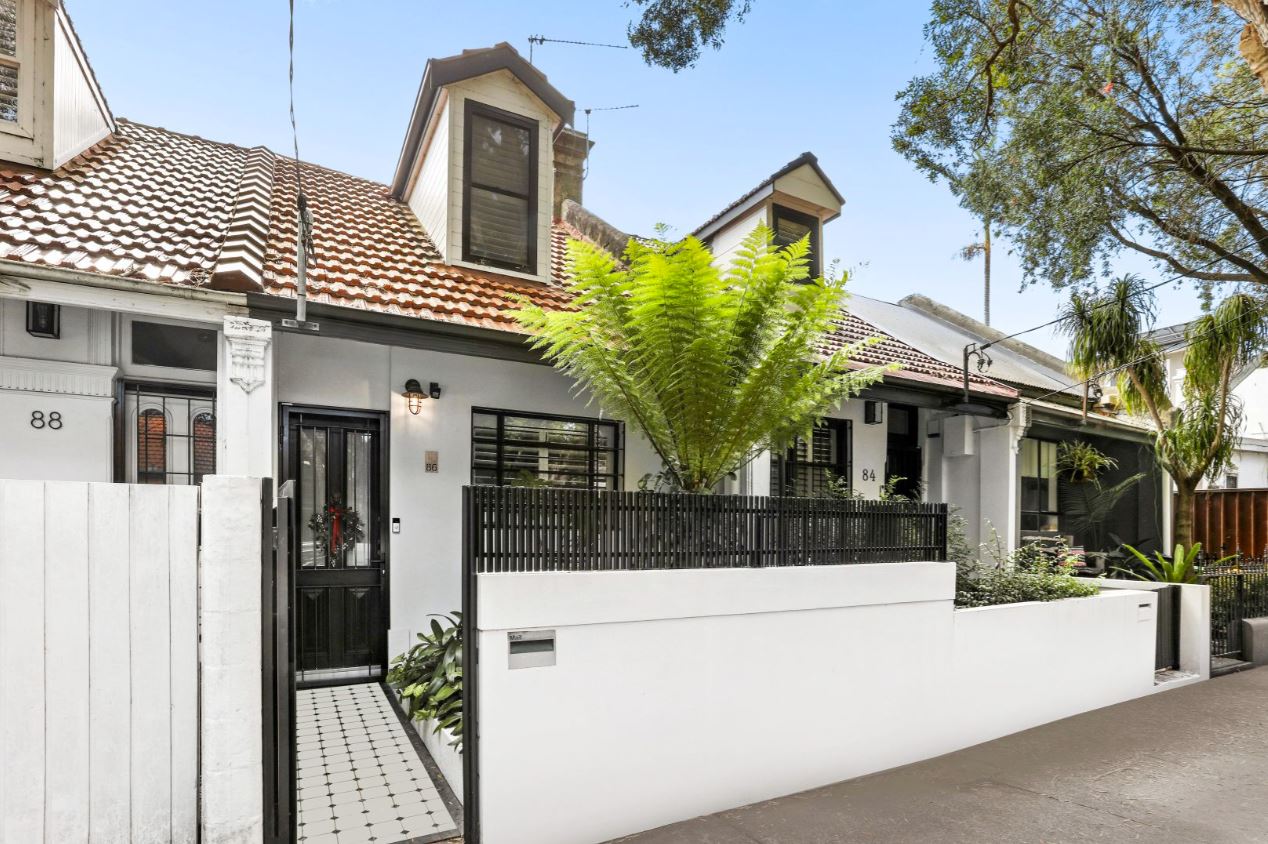 86 Marriott Street, Redfern Leased by Bradfield Badgerfox - image 1