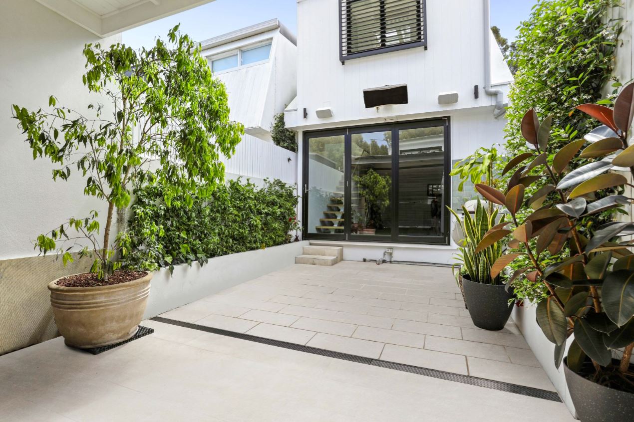 86 Marriott Street, Redfern Leased by Bradfield Badgerfox - image 1