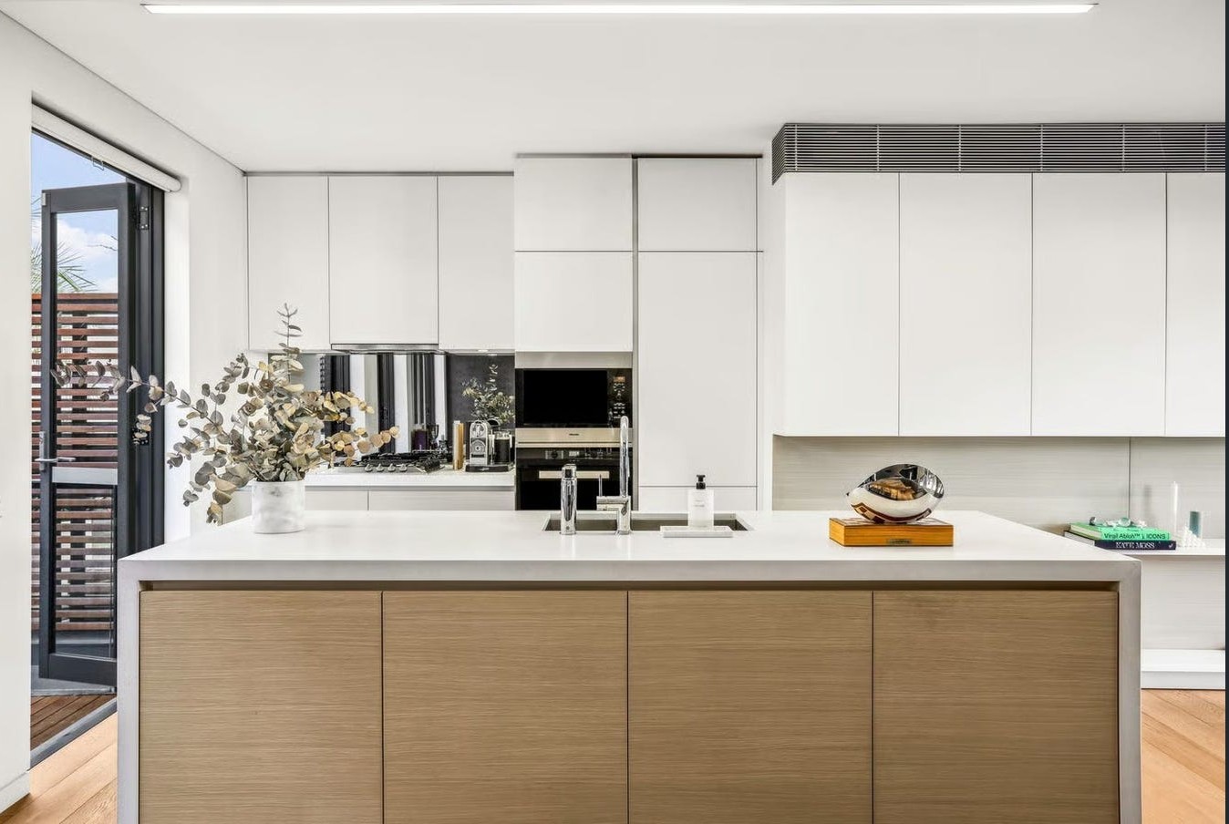 2/4 Renny Lane, Paddington Leased by Bradfield Badgerfox