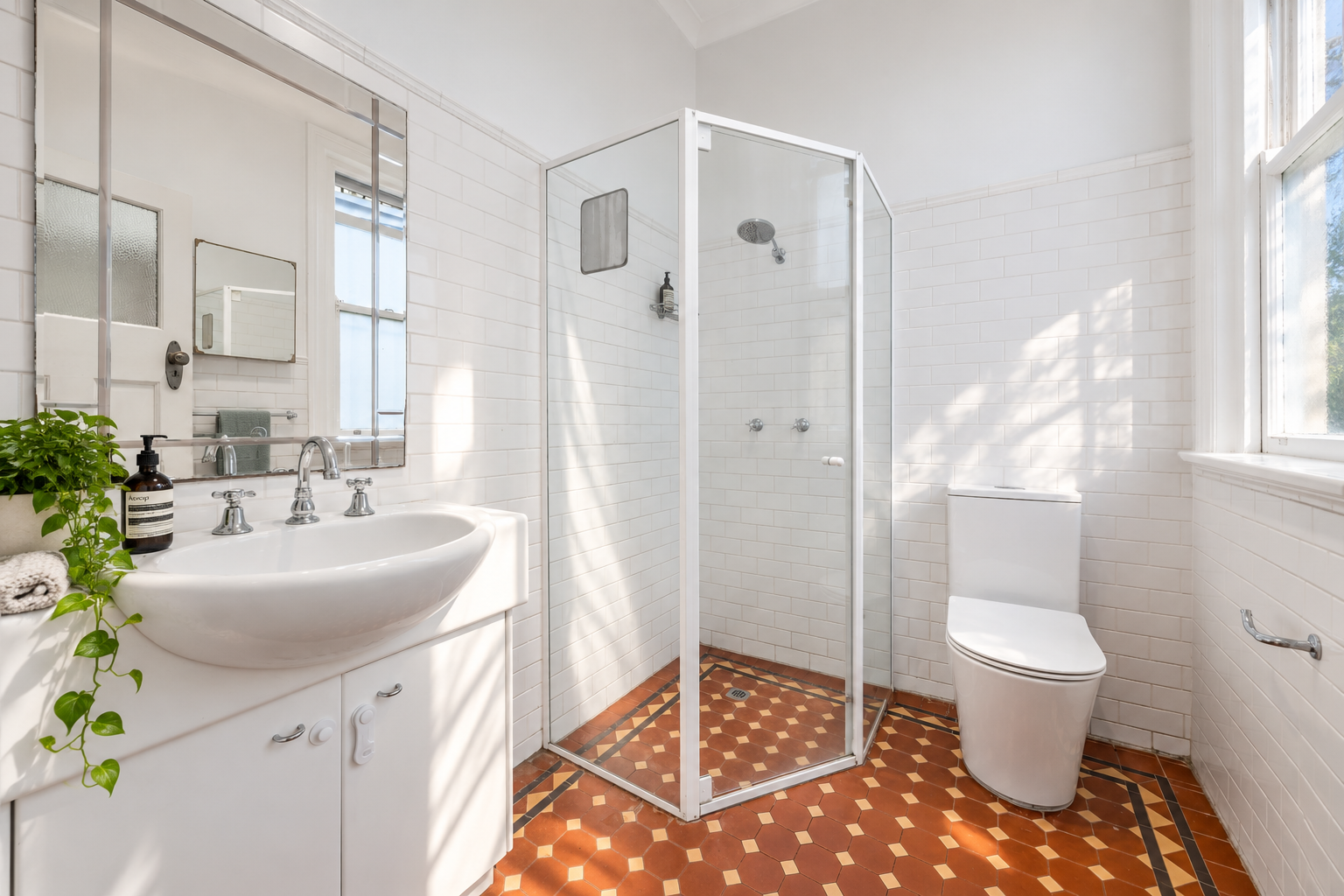 5/13 Wylde Street, Potts Point Leased by Bradfield Badgerfox - image 1