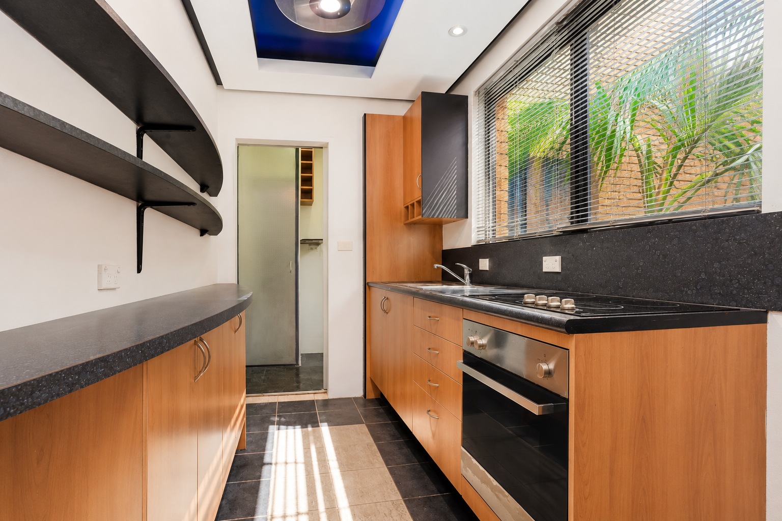 8/2 Andrews Avenue, Bondi Beach Leased by Bradfield Badgerfox - image 1