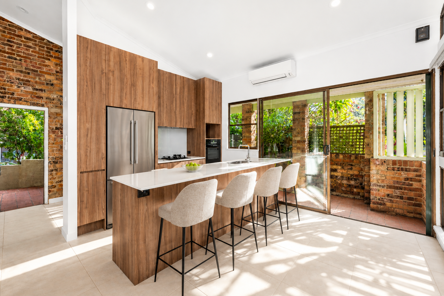 27 Cameron Street, Edgecliff Leased by Bradfield Badgerfox - image 1