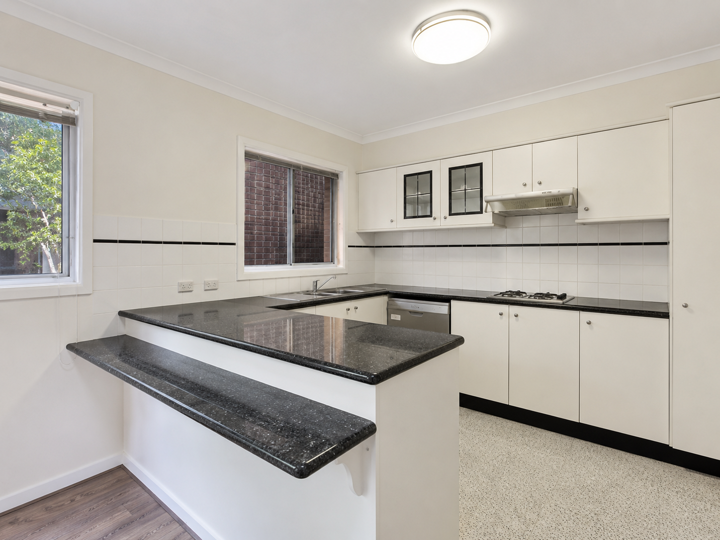2/6 Pine Street, Randwick Leased by Bradfield Badgerfox - image 1