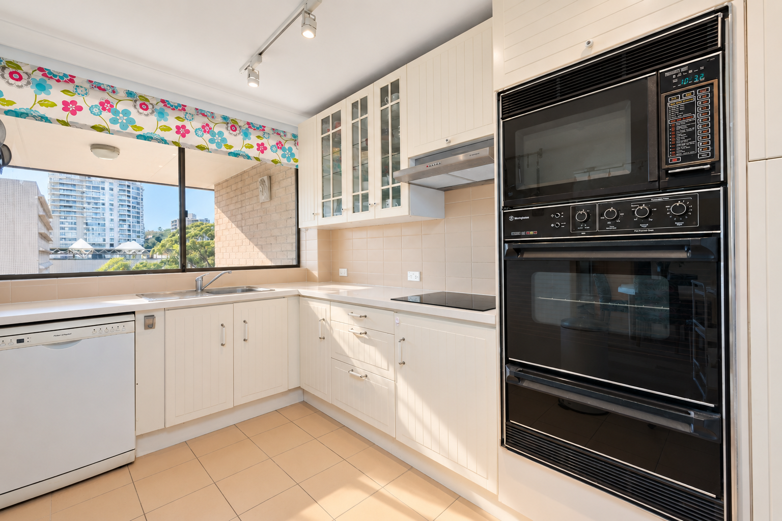 26/2 New McLean Street, Edgecliff Leased by Bradfield Badgerfox - image 1