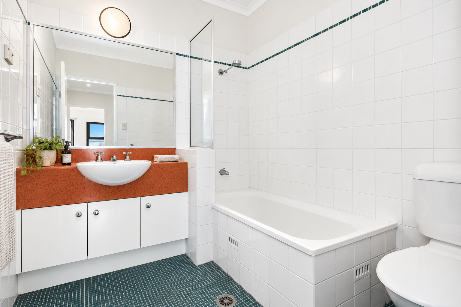 2/99 Flinders Street, Surry Hills Leased by Bradfield Badgerfox - image 1