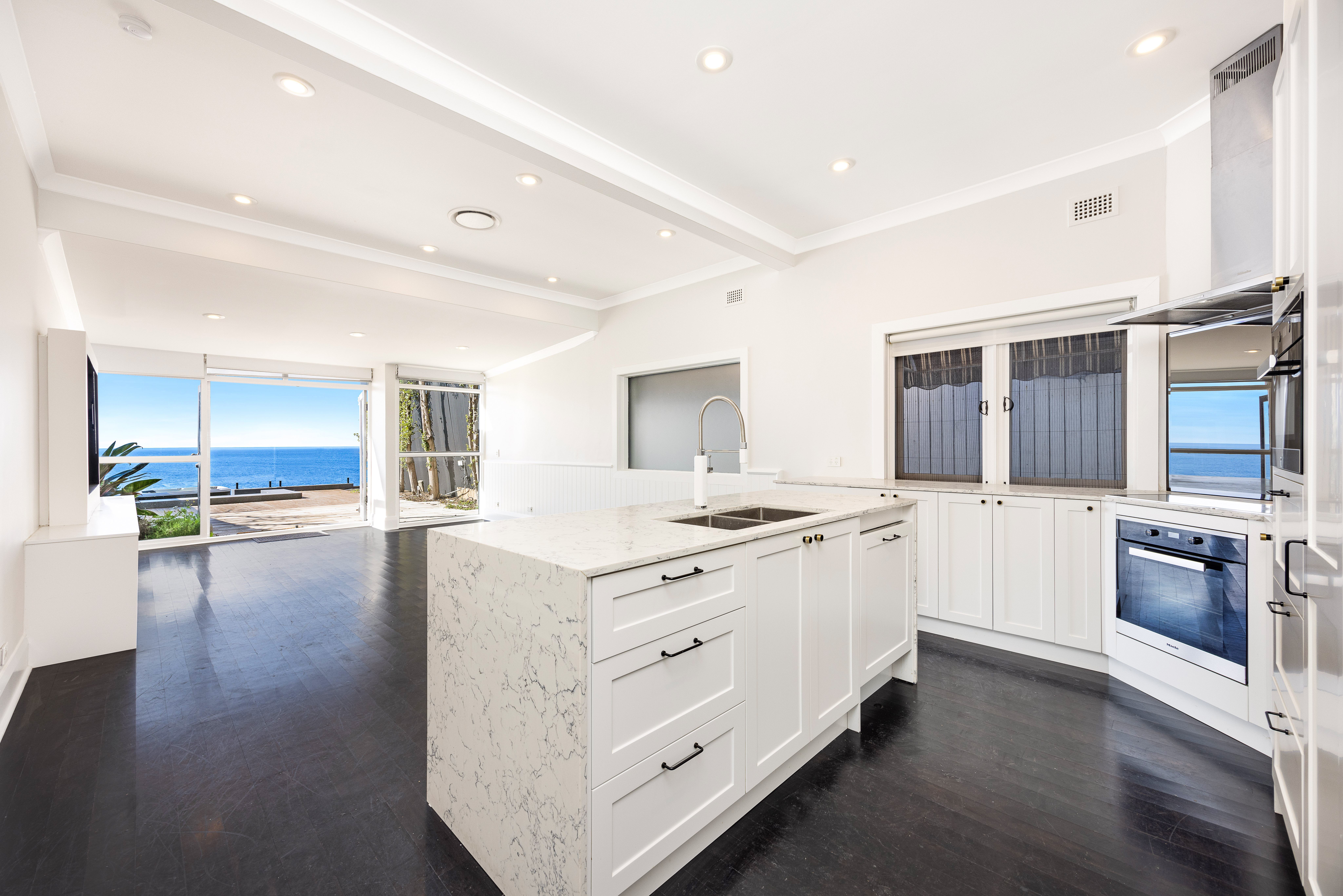166 Hastings Parade, North Bondi Leased by Bradfield Badgerfox - image 1