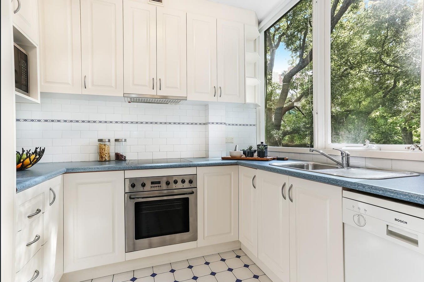 11/58 Ocean Street, Woollahra Leased by Bradfield Badgerfox - image 1