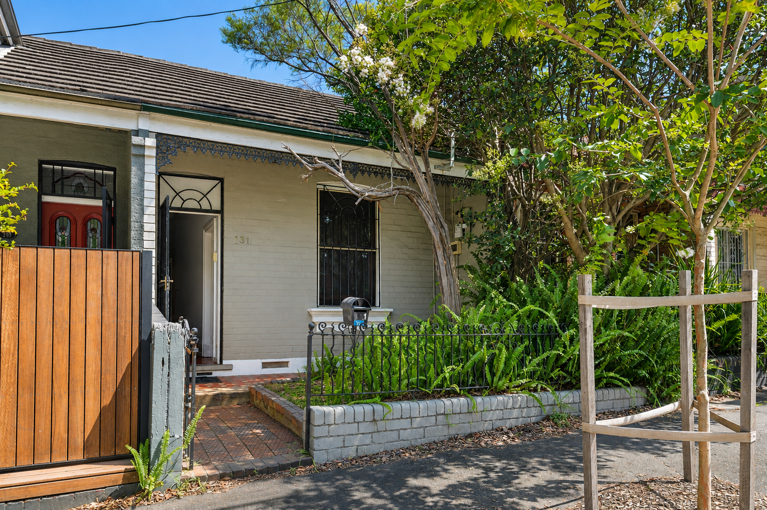 131 George Street, Erskineville Leased by Bradfield Badgerfox - image 1