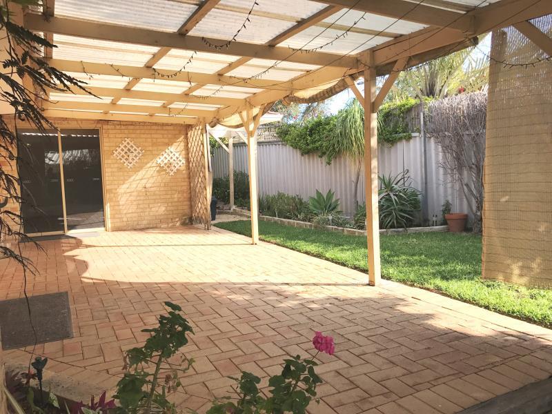 COSY HOME IN A QUIET CULDESACK !!! Property West