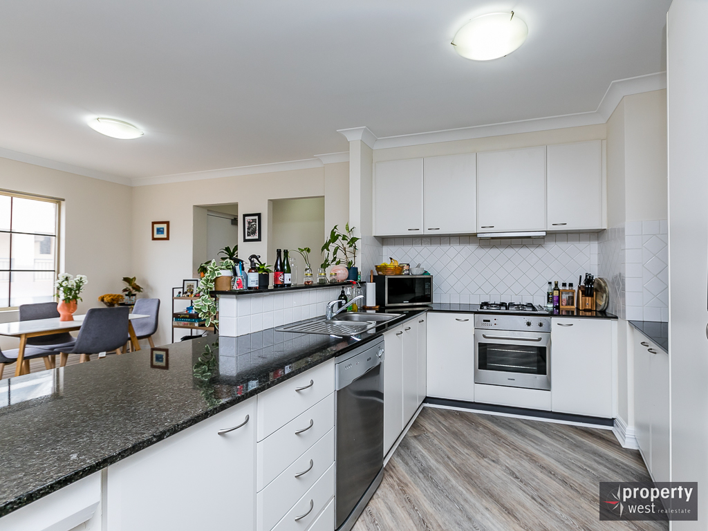 CENTRAL APARTMENT AVAILABLE FOR RENT! Property West