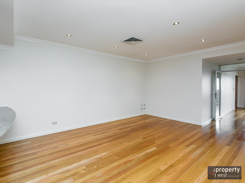 Stunning 3 x 2 Brookwood Apartment in a Fantastic Location Property West