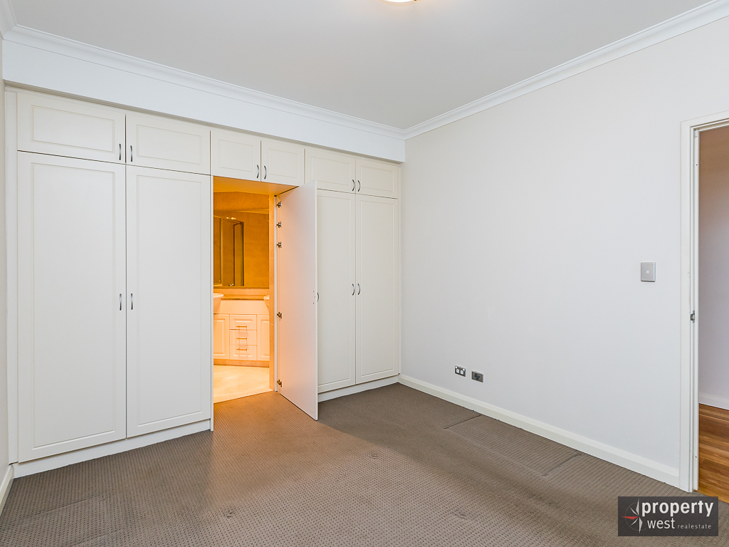 Stunning 3 x 2 Brookwood Apartment in a Fantastic Location Property West