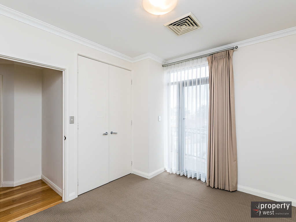 Stunning 3 x 2 Brookwood Apartment in a Fantastic Location Property West