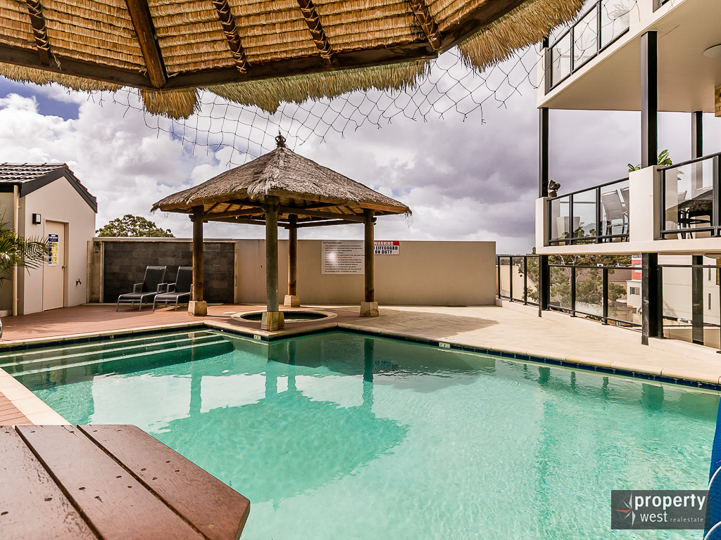 Stunning 3 x 2 Brookwood Apartment in a Fantastic Location Property West