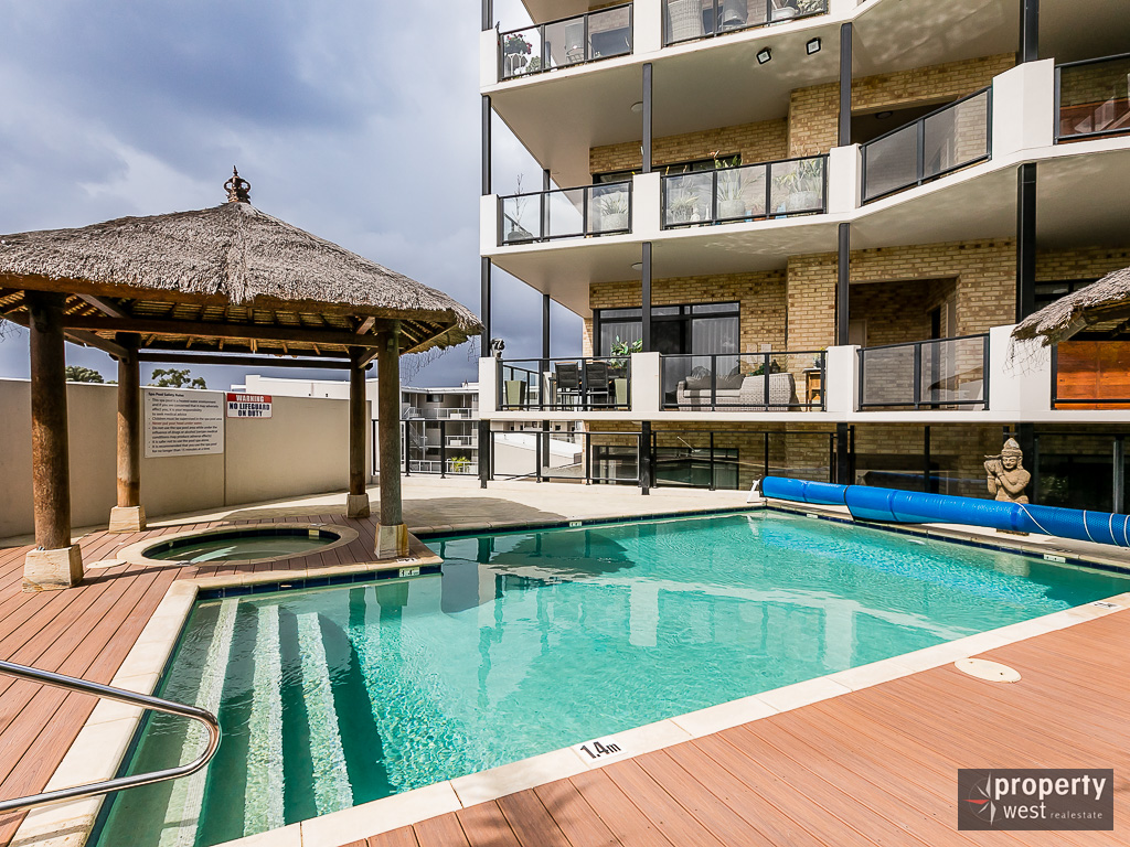 Stunning 3 x 2 Brookwood Apartment in a Fantastic Location Property West