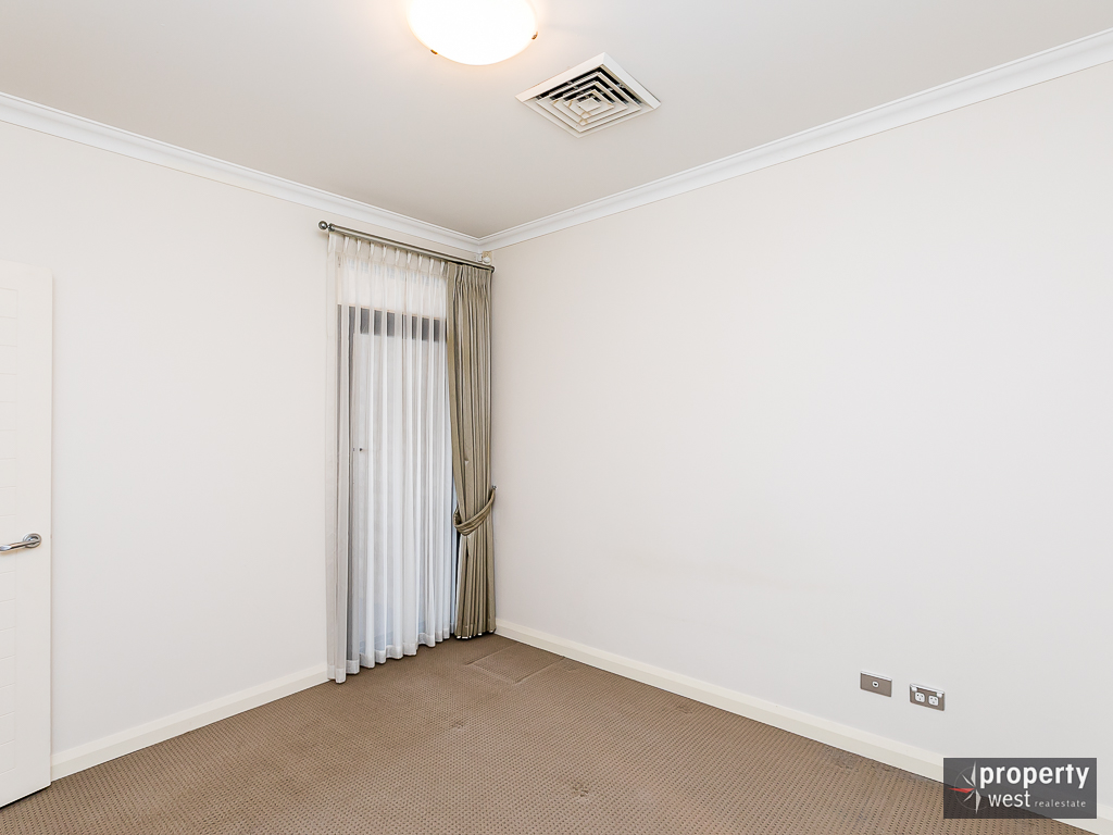 Stunning 3 x 2 Brookwood Apartment in a Fantastic Location Property West