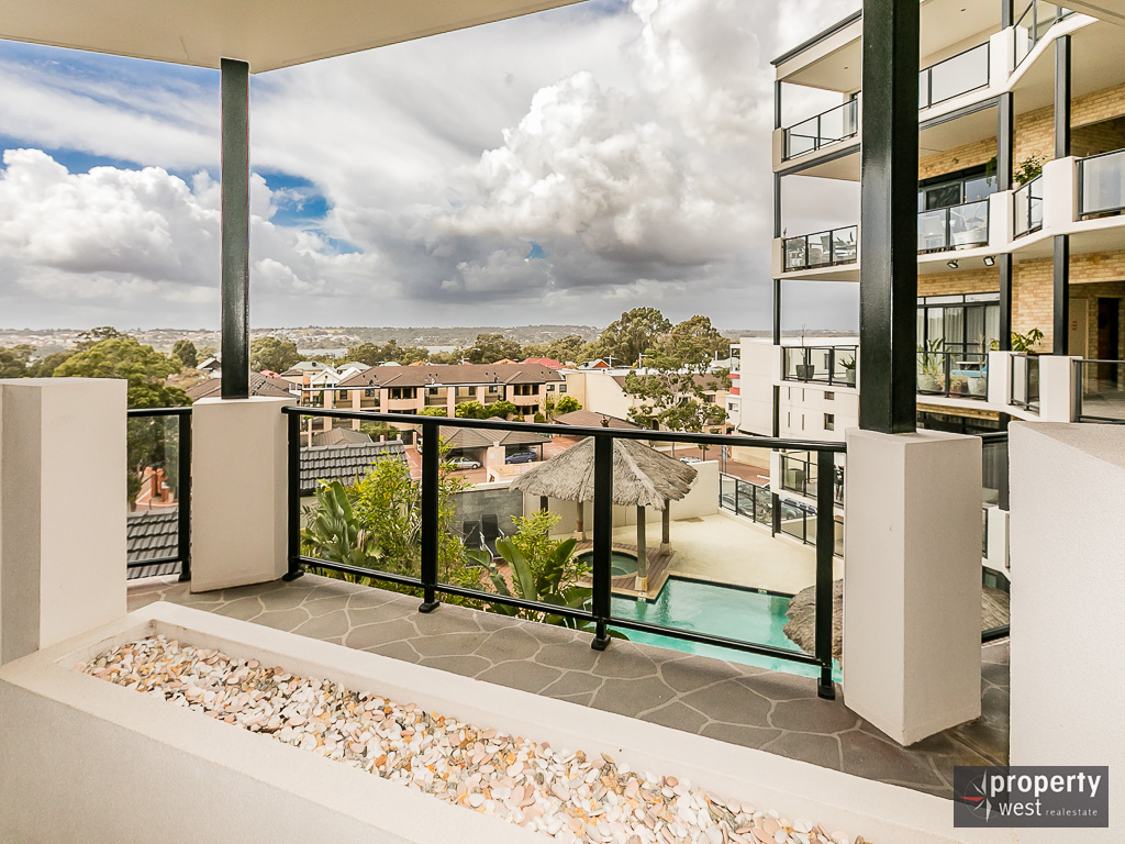 Stunning 3 x 2 Brookwood Apartment in a Fantastic Location Property West