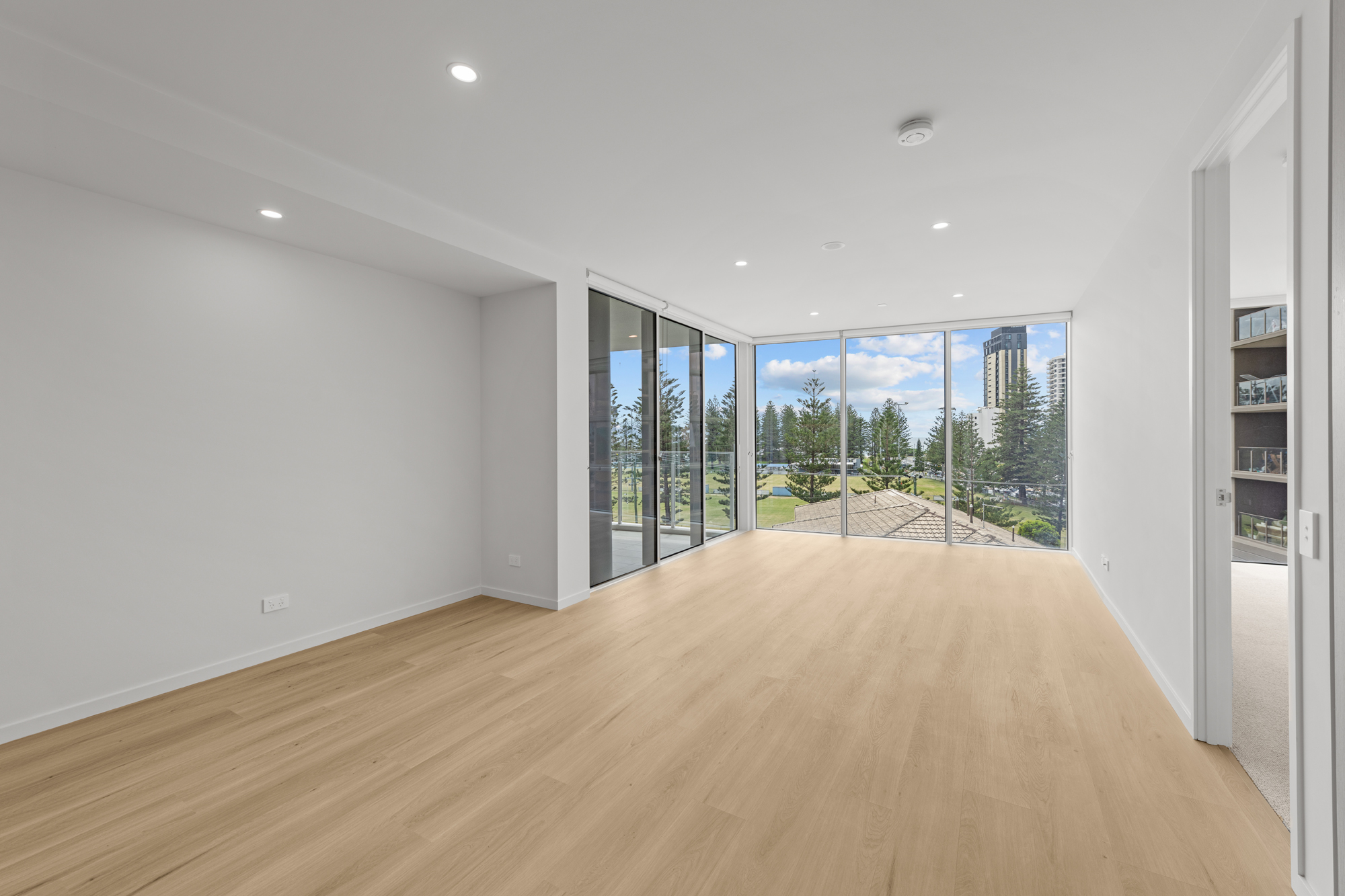 303/4 Rosewood Avenue, Broadbeach For Lease by Mosaic Property Group - image 6