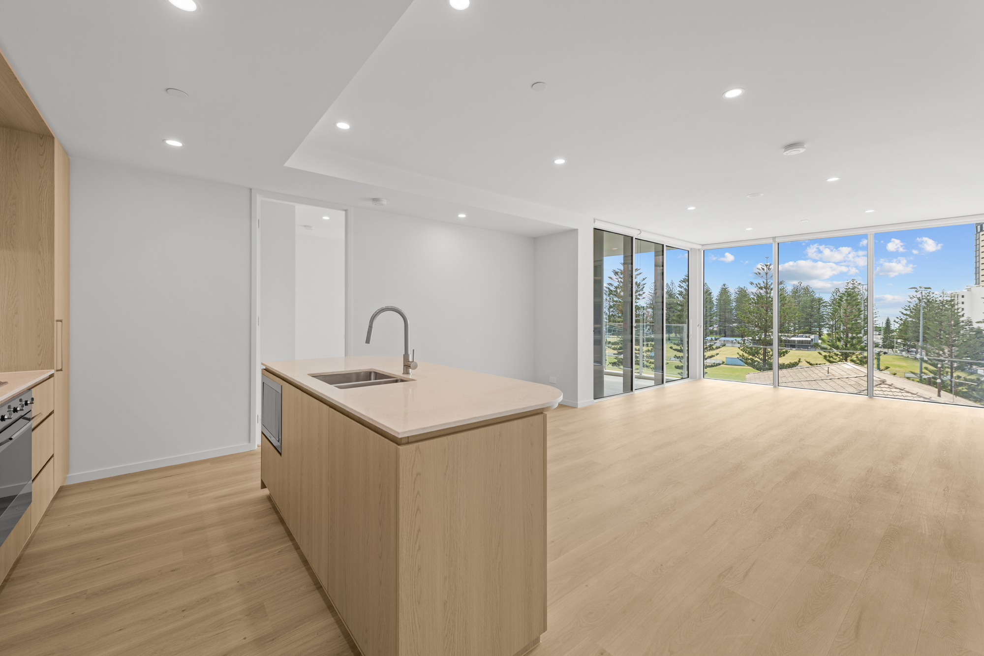303/4 Rosewood Avenue, Broadbeach For Lease by Mosaic Property Group - image 1