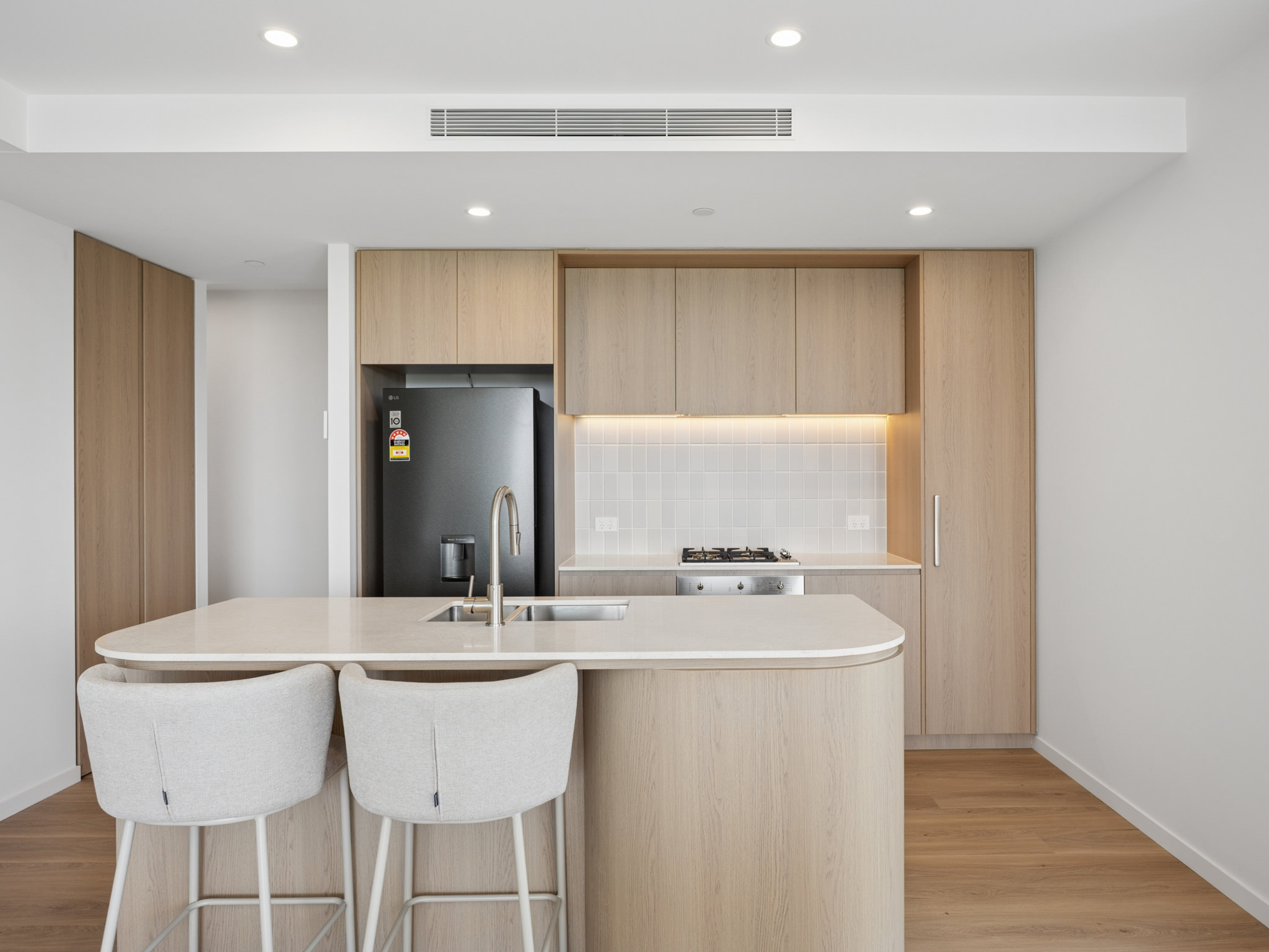 602/4 Rosewood Avenue, Broadbeach For Lease by Mosaic Property Group - image 3